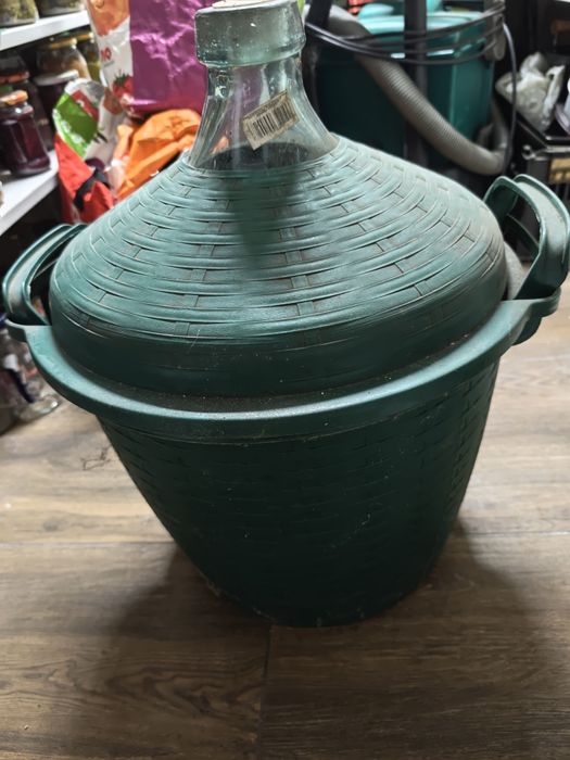 Balon 25 l w koszu plastikowym