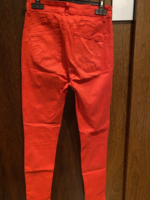 Calcas vermelhas64586218424450121