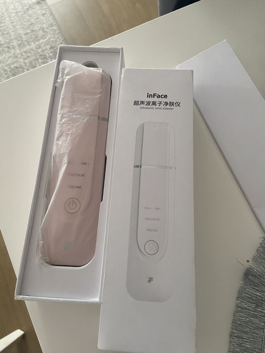 Urządzenie do peelingu kawitacyjnego InFace różowy ME7100