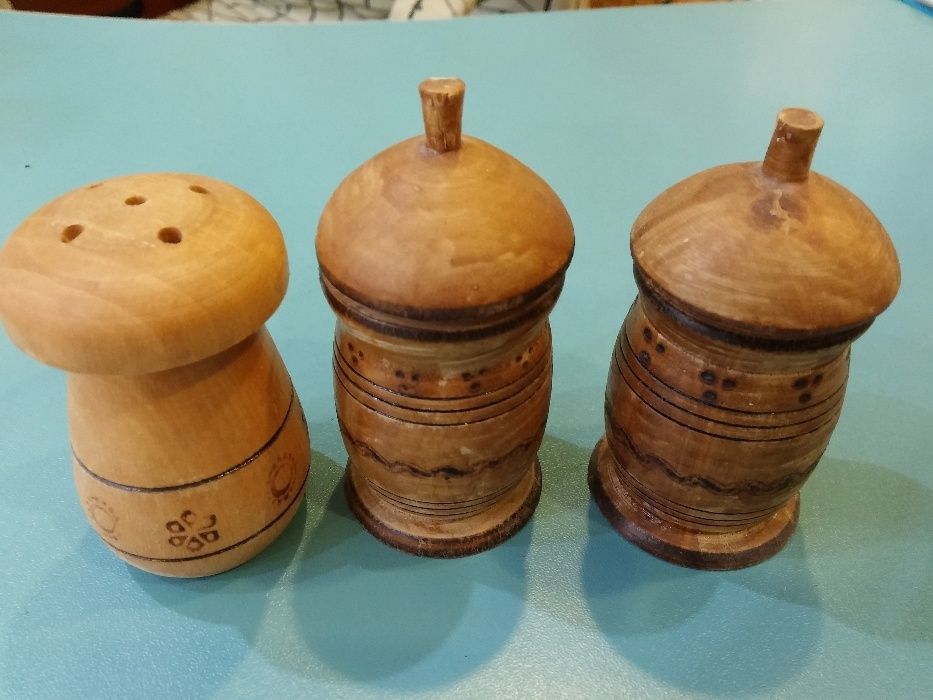 солонка деревянная