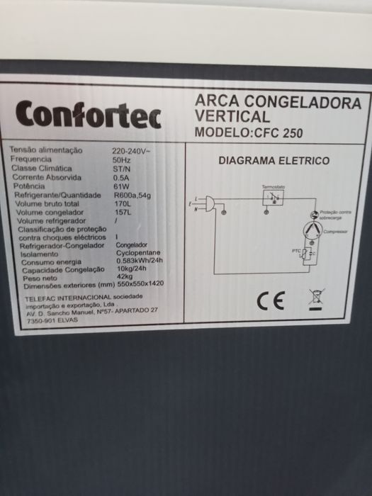 Arca vertical em bom estado