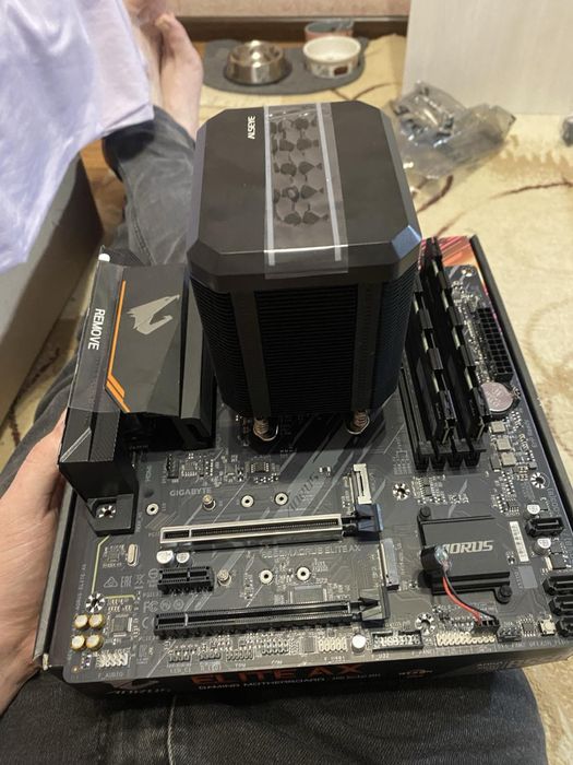 Комплект материнская плата и процессор в подарок охлад