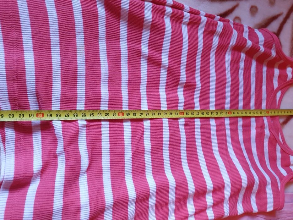 Bluzki  letnie  w różnych kolorach bez rękawa