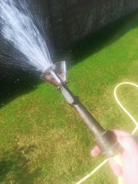 Pałacowy mosiężny zraszacz do wody