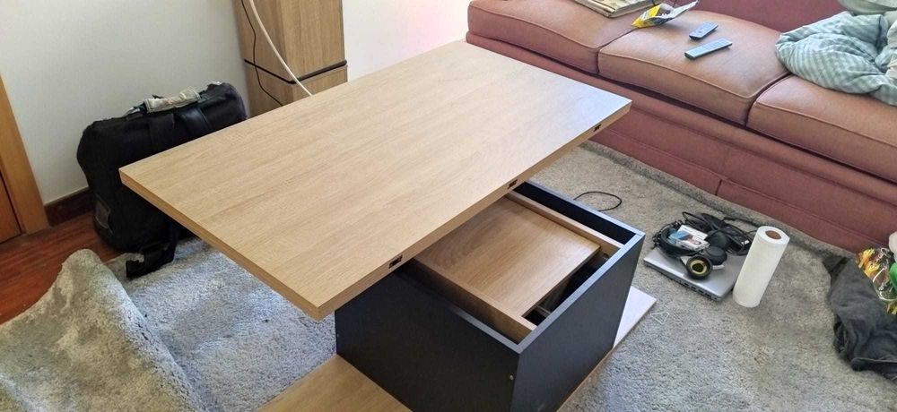 Mesa de centro “all-in-one” elevatória e extensível