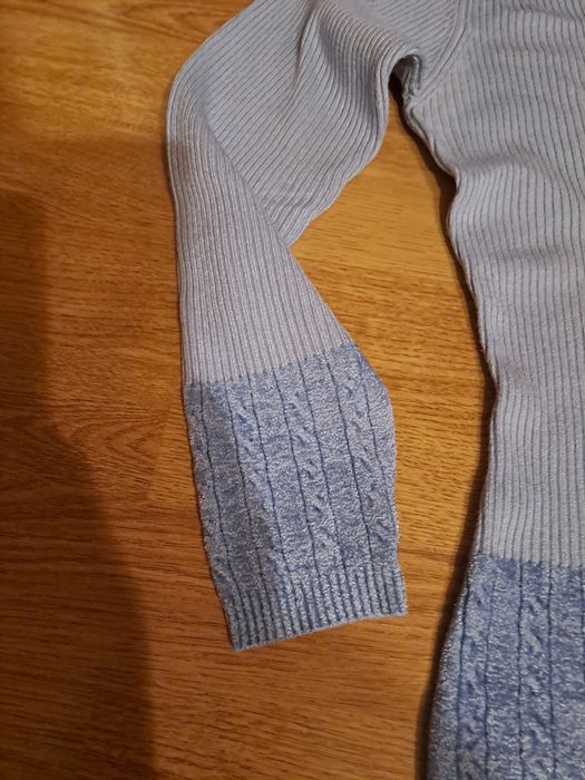 Sweter damski niebieski