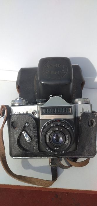 Плёночный фотоаппарат Зенит Е.