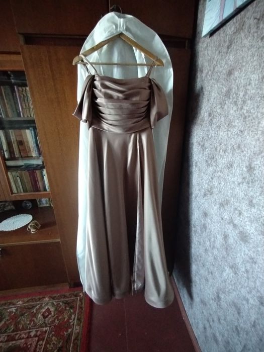 Випускна сукня 46 розмір