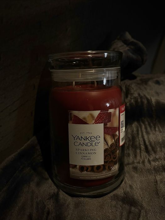 Yankee Candle Sparkling Cinnamon 567 g - NOWA