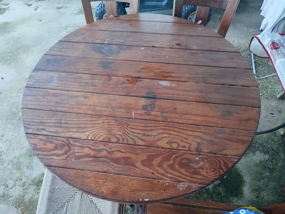 Mesas de madeira redondas