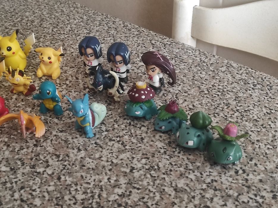 Lote de Bonecos de Miniaturas do Pokémon