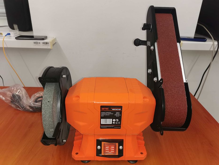 Гриндер с точильным кругом GTM NBG150/50F точильно-шлифовальный