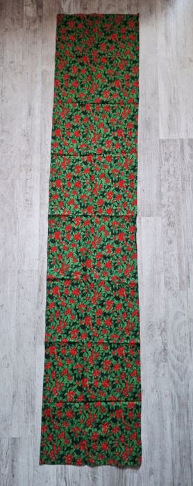 Bieżnik  w czerwone jagody 143x29