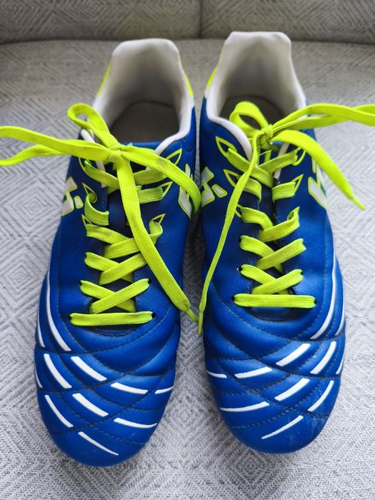 Buty piłkarskie korki huari rozmiar 40