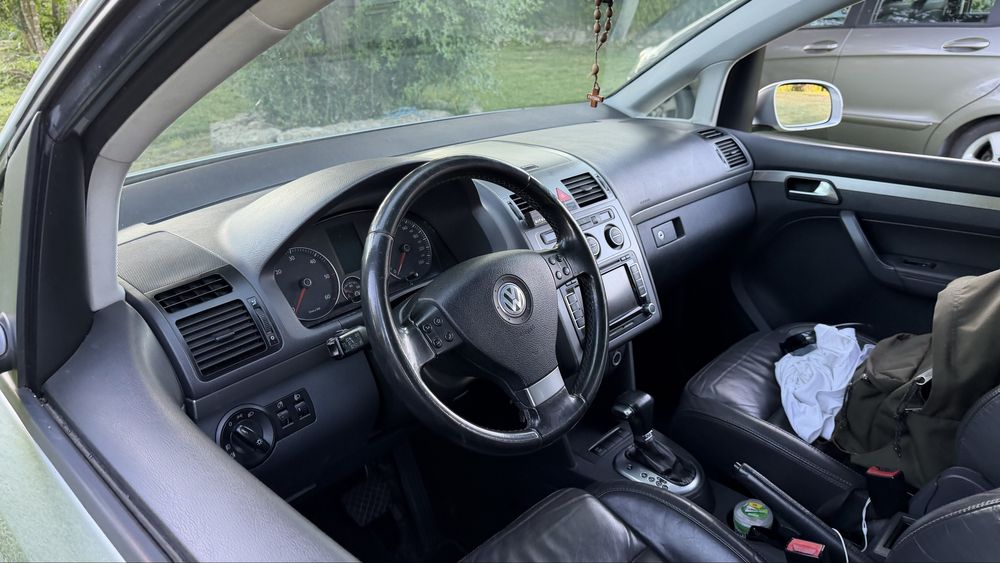 Volkswagen Touran 2.0 TDI / DSG - 2008 5 lugares + 2