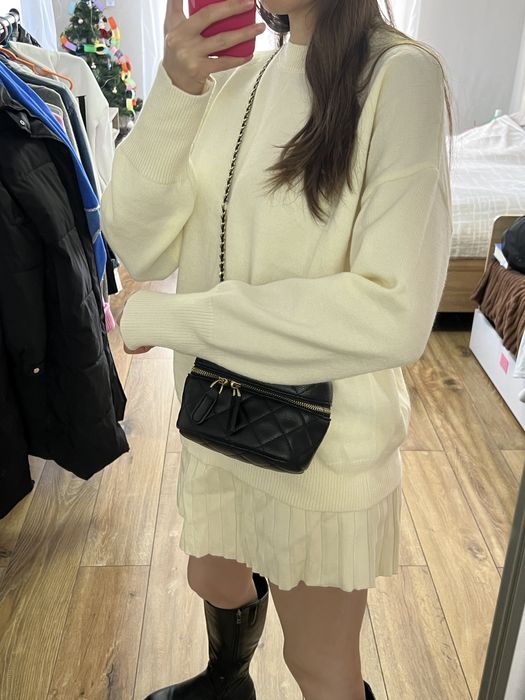 Костюм трендового кольору, спідниця та светр, трендовий костюм, теплий