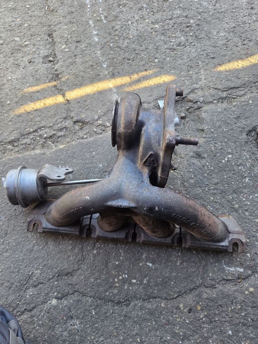 Kolektor wydechowy audi a3 8p 1.8 tfsi