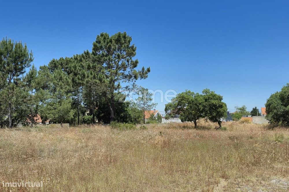 Terreno potencialmente urbanizável em Fernão Ferro, Seixal