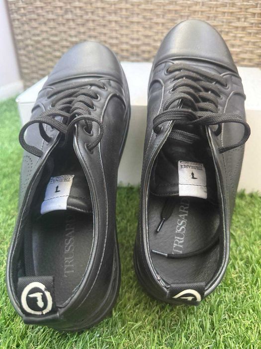 Продам мужские туфли TRUSSARDi
