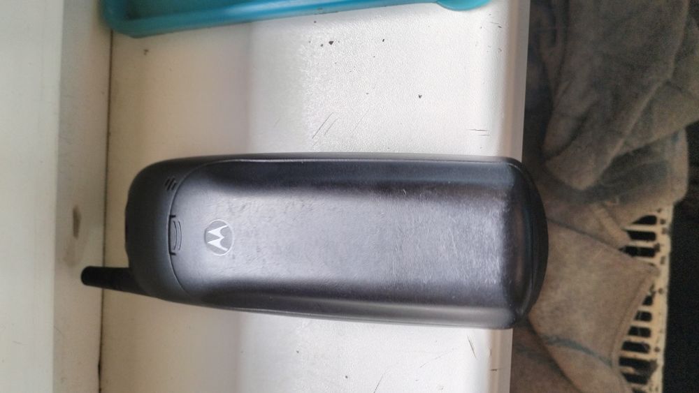 Części do starych telefonów Nokia i Motorola