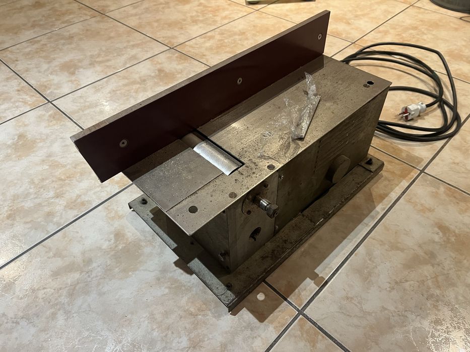 Witam sprzedam heblarke 230