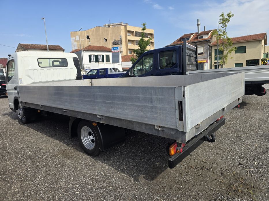 Mitsubishi Canter Fuso Automática  2013