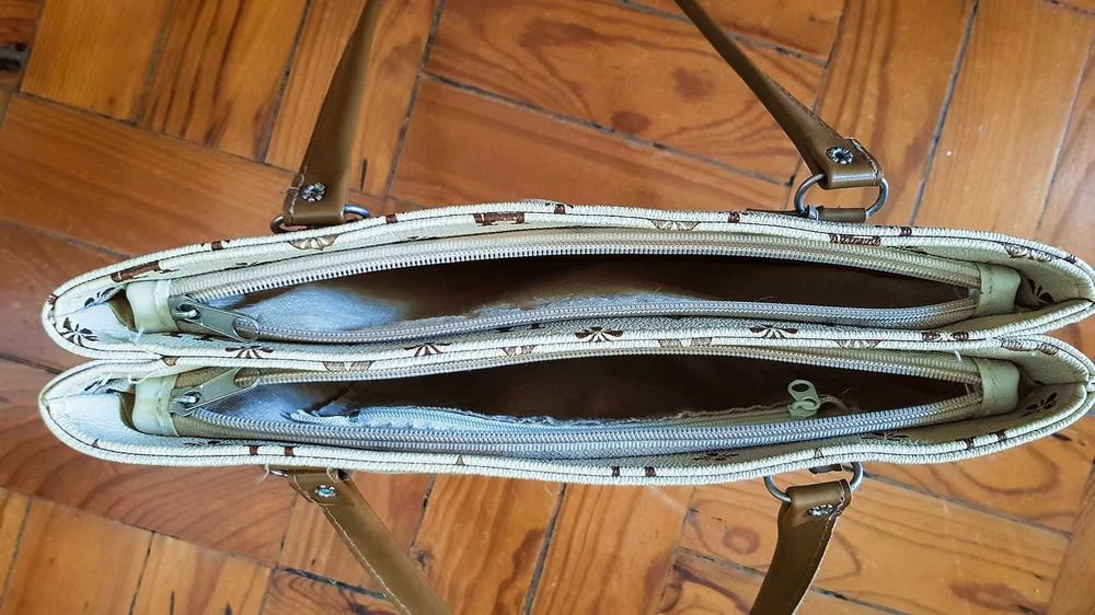 Mala de senhora creme com 3 espaços individuais + bolsa