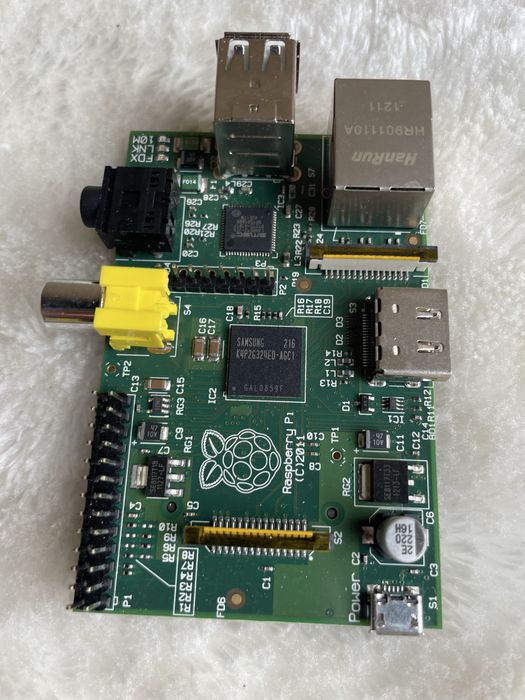 wczesny model Raspberry Pi 1 Model B.