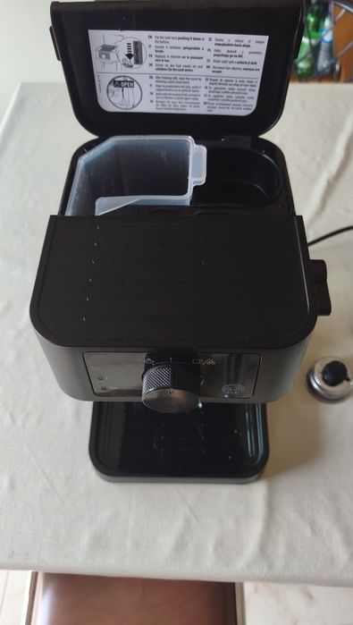 Máquina de Café DeLonghi Stilosa – Como Nova (Menos de 1 ano)