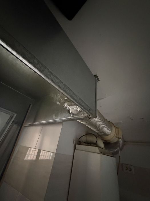 Оренда без комісіі, Чорновола, центр під кафе-кондитерську є витяжка