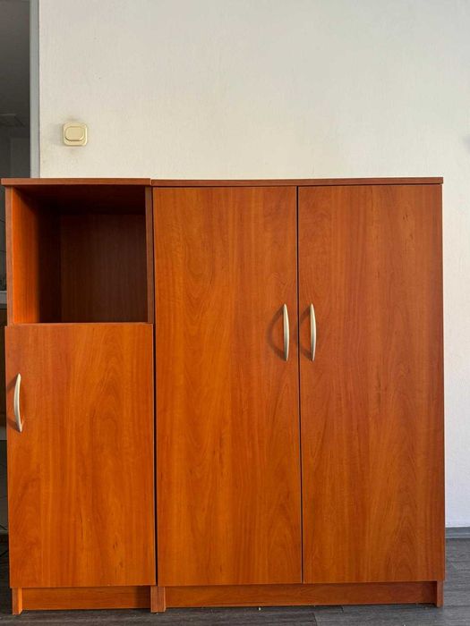 Komplet mebli biurowych