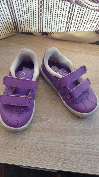 Buciki dziewczęce Adidas Neo 23.