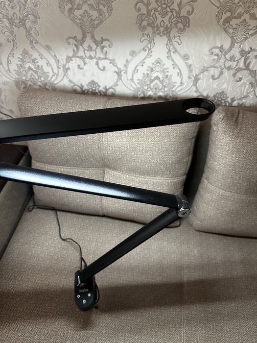 Настільна лампа intelite.