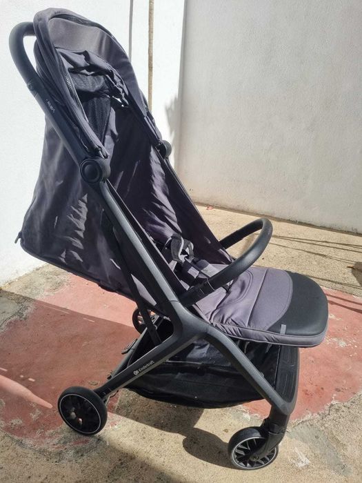 Carrinho Passeio Kinderkraft leve, prático e como novo