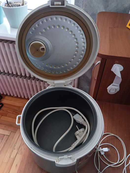 Мультиварка Редмонд