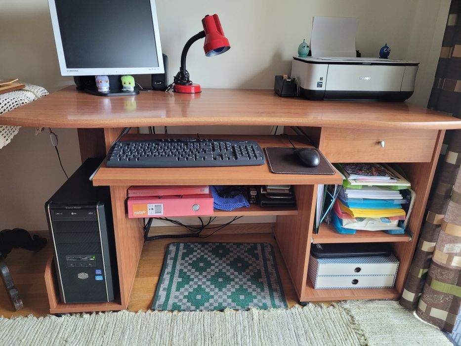 Secretária para escritório