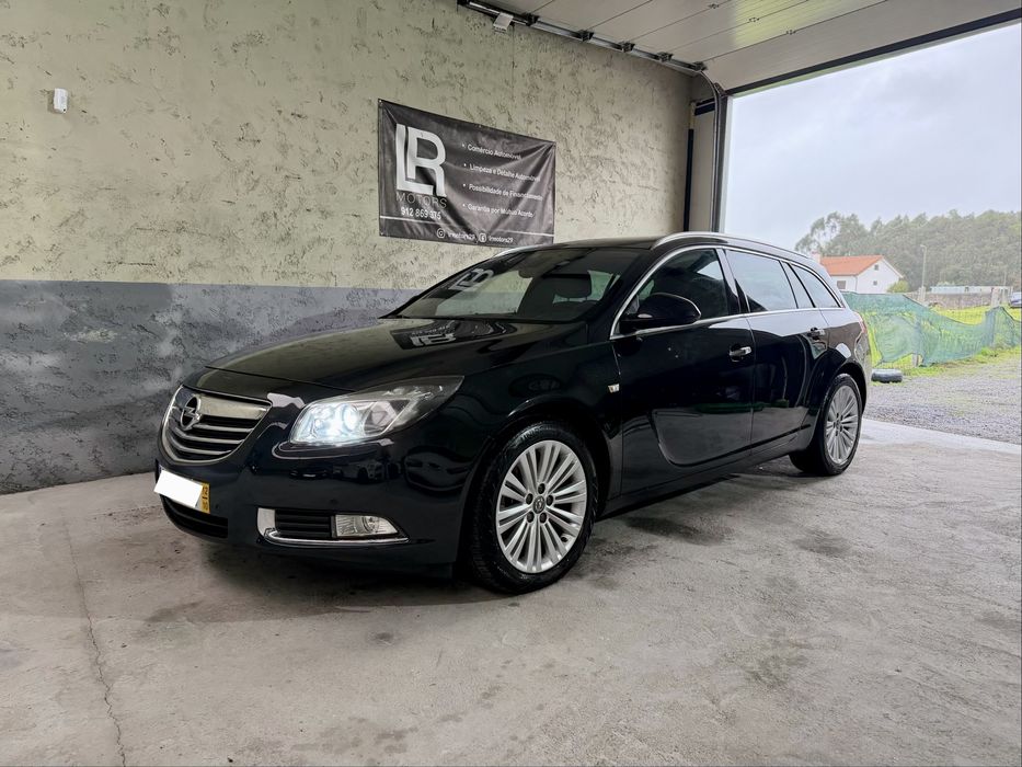 Opel Insignia Sports Tourer 2.0 CDTI 160cv Cosmo - Desde 105€ Mês