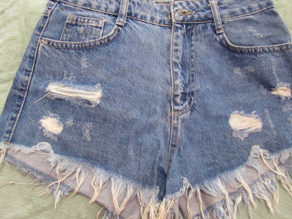 продам джинсові шорти жіночі