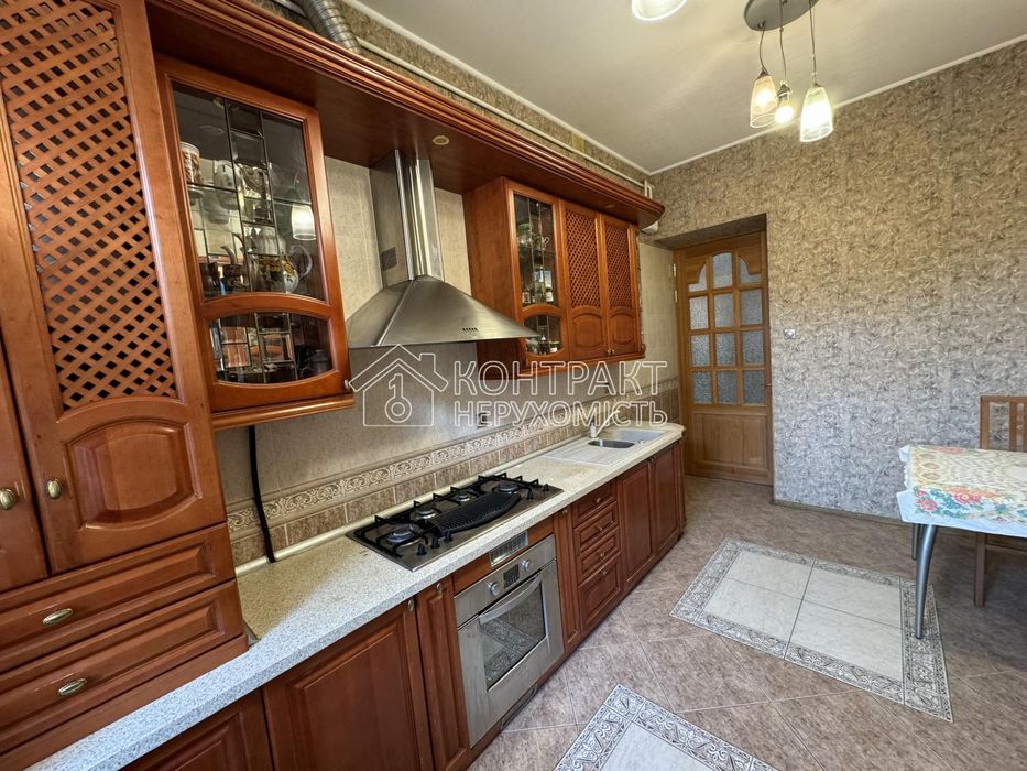 Продам 4к квартиру сталінка Центр Держпром Ромена Роллана єВідновлення