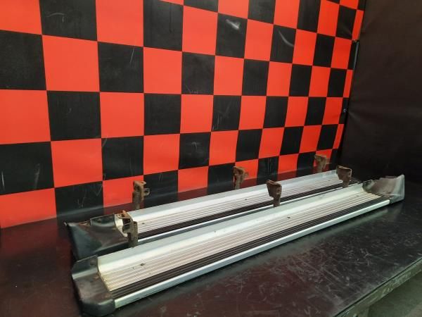 Estribo / degrau MITSUBISHI Pajero Sport I (K7_, K9_)