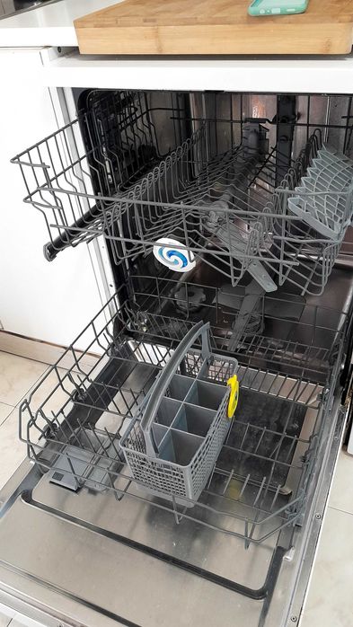 Vendo máquina de loiça usada mas a funcionar bem.