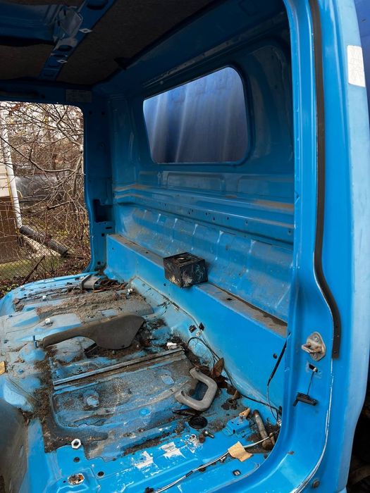 Разбираю Исузу NQR 71  Исузу кабина,балка