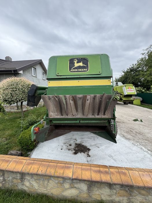 John Deere 1075