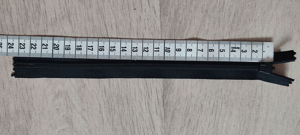 25 sztuk czarnych zamków krytych