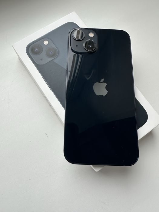 смартфон iPhone 13