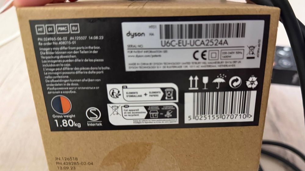 Dyson Airstrait HT01