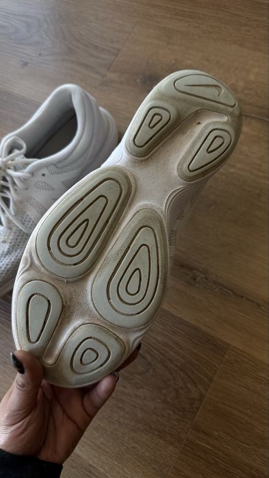 Ténis Nike brancos 43