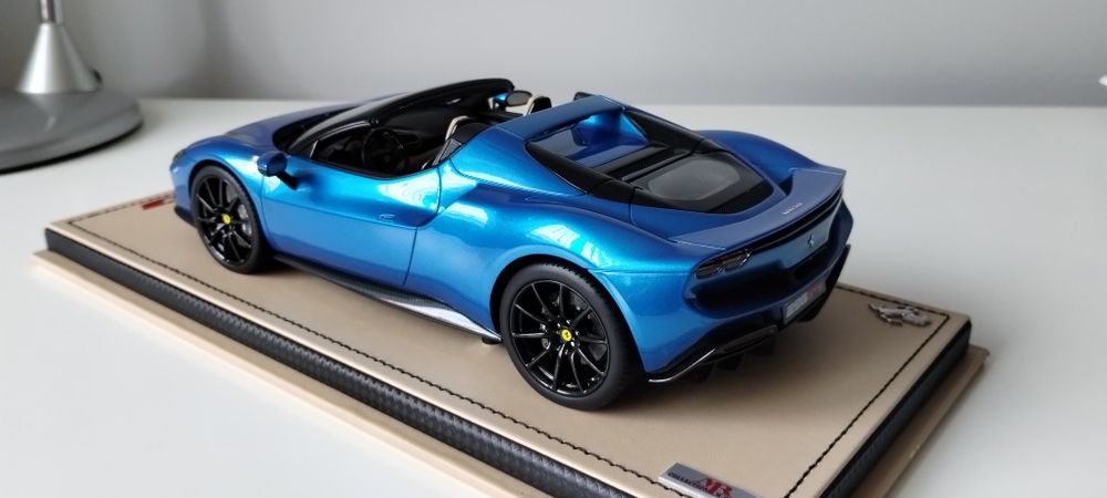 Ferrari 296 GTS 1:18 MR Collection Models blu corsa 47/149 FE037A in Thüringen - Nordhausen | Modellbau gebraucht kaufen