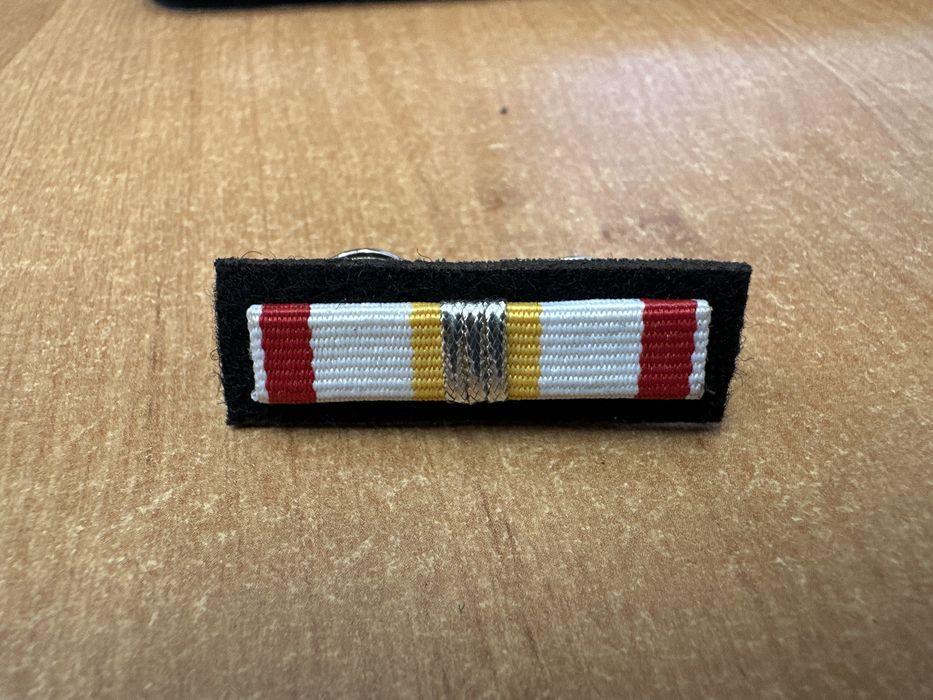 Baretka zasłużony honorowy dawca krwi srebrna ZHDK na piny