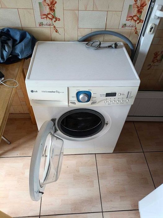 Стиральная машина LG WD-10150N (рабочая, но с нюансами)